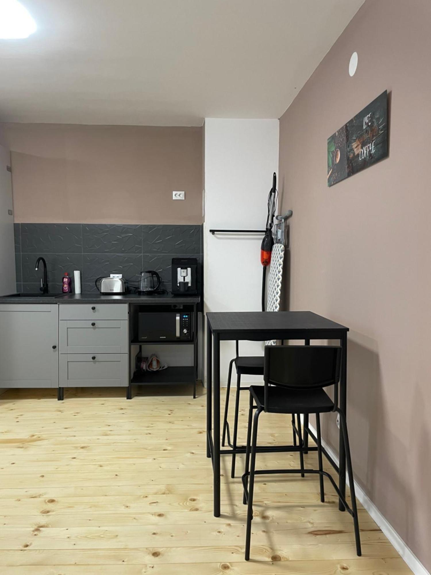 Schei Central Studios In The Heart Of Braşov Exteriör bild