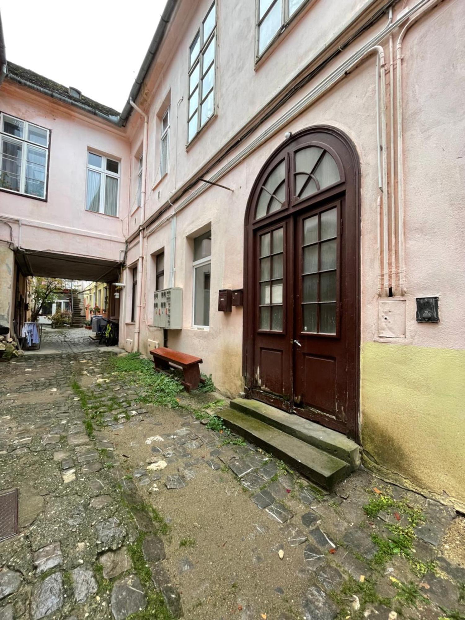Schei Central Studios In The Heart Of Braşov Exteriör bild
